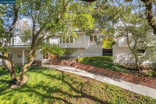 11 11 El Caminito, Orinda, CA, 94563 | Card Image