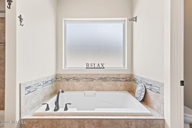 Bathroom | Image 27