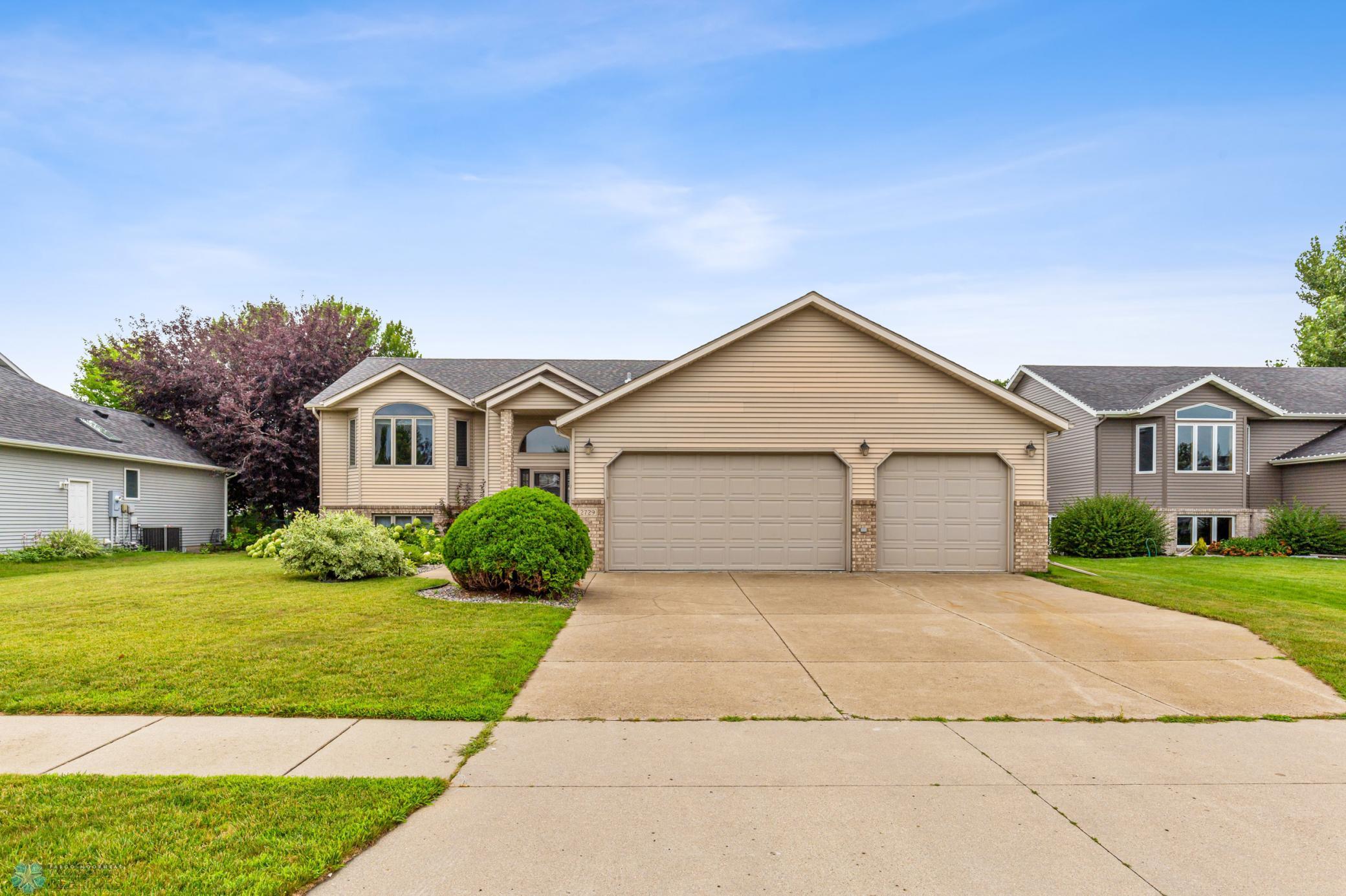 Parkview Dr, Fargo, ND 58103