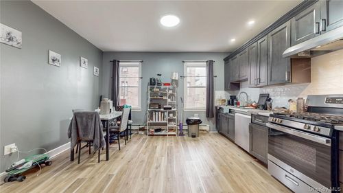 82 Moquette Row N, Yonkers, NY, 10703-2803 | Card Image