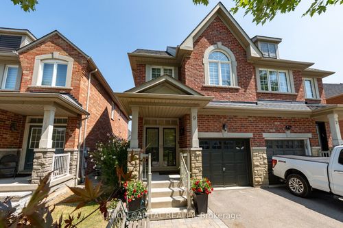 9 Landwood Ave, Thornhill, ON, L4J0B9 | Card Image