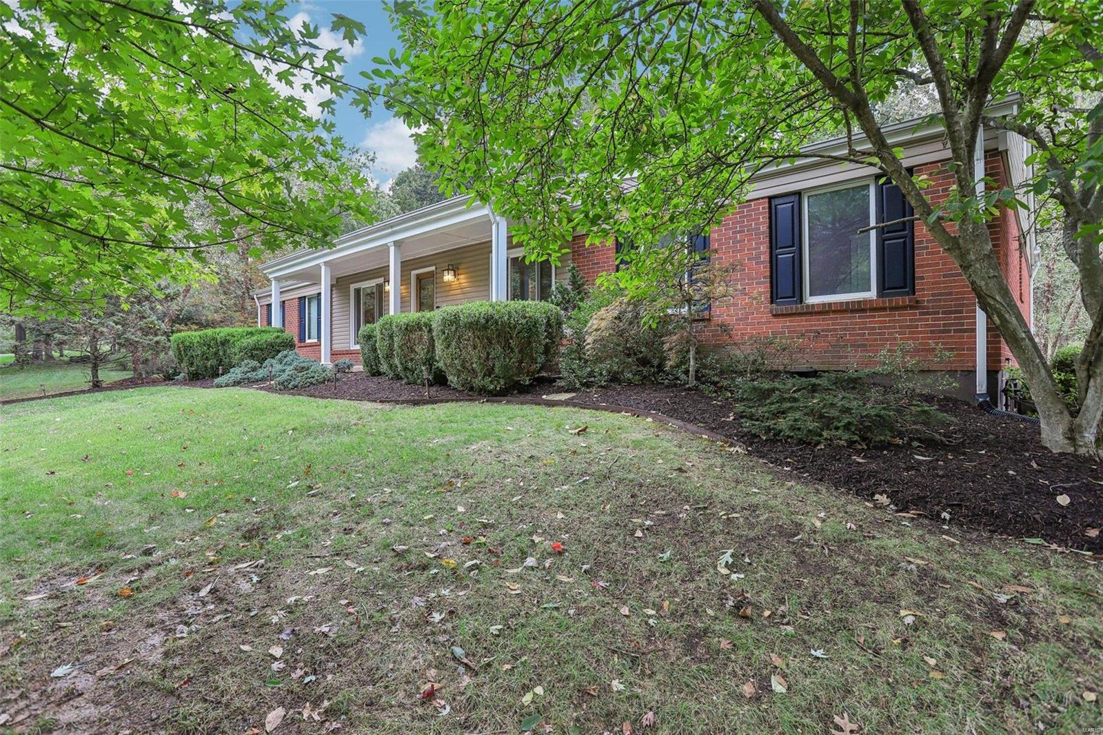 Forest Path Dr, Saint Louis, MO 63128