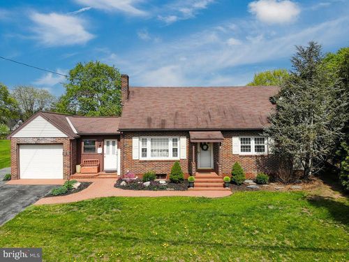 232 E 4th St, BERNVILLE, PA, 19506-9607 | Card Image