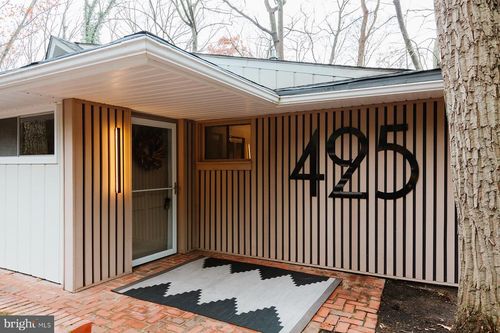 425 Yale Ave, MOUNT GRETNA, PA, 17064-6010 | Card Image