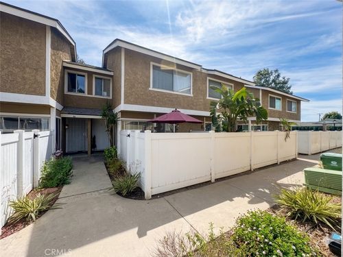 6d-2321 S Magnolia Ave, Ontario, CA, 91762 | Card Image