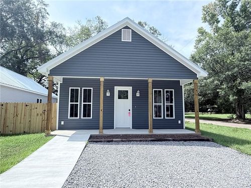 305 E 34th Ave, Covington, LA, 70433-1756 | Card Image