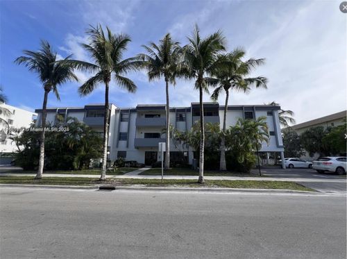 apt-201-3582 171st St, North Miami Beach, FL, 33160-3043 | Card Image