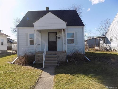 25627 Paige St, Roseville, MI, 48066-3712 | Card Image
