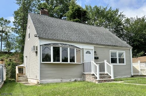 533 S Park Dr, Perth Amboy, NJ, 08861-1903 | Card Image