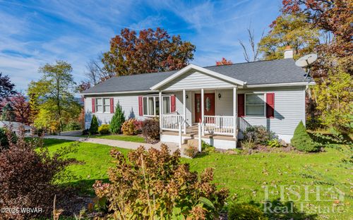 33 Quiggle Ave, LOCK HAVEN, PA, 17745-4022 | Card Image