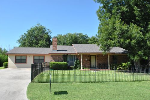 102 Aztec Cir, Comanche, TX, 76442-2902 | Card Image