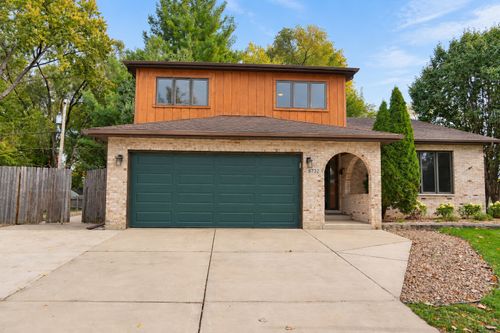 6732 W 113th Pl, Worth, IL, 60482-2121 | Card Image