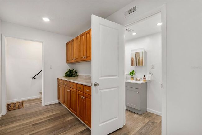 1604 Ne 7 Th St, House other with 5 bedrooms, 3 bathrooms and null parking in Gainesville FL | Image 16