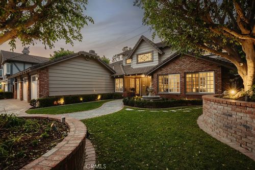 3911 E Rolling Green Ln, Orange, CA, 92867-8011 | Card Image