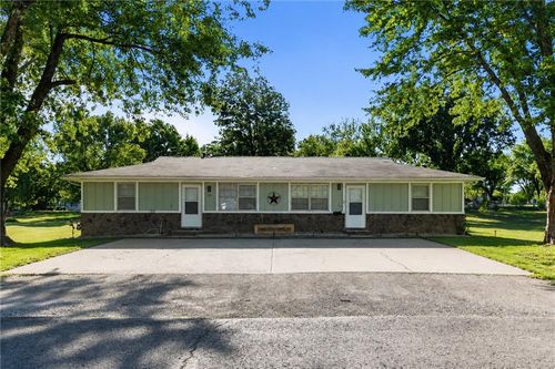143 Se 411th Rd, Warrensburg, MO, 64093-8381 | Card Image