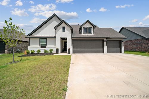 7117 E 154th Pl S, Bixby, OK, 74008-4376 | Card Image