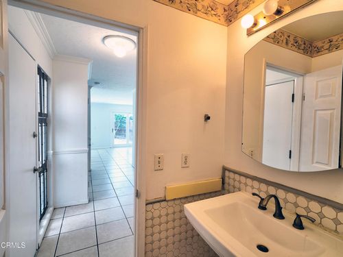 421 N Palm Ave, Santa Paula, CA, 93060-2041 | Card Image