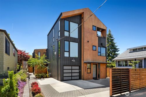 b-527 B Ne 89th St, Seattle, WA, 98115-2942 | Card Image