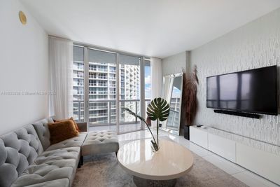 4706 - 495 Brickell Ave, Condo with 1 bedrooms, 1 bathrooms and null parking in Miami FL | Image 3