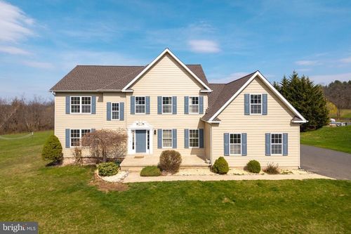 381 Brianna Cir, POTTSTOWN, PA, 19465-7739 | Card Image