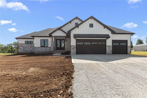 12111 S Faulkenberry Rd, Lone Jack, MO, 64070-9178 | Card Image
