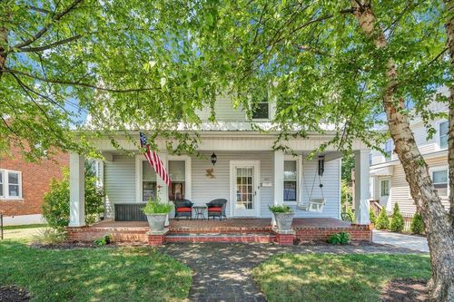 507 S College Ave, Salem, VA, 24153-5053 | Card Image