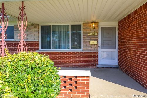 13325 Iowa Dr, Warren, MI, 48088-3139 | Card Image