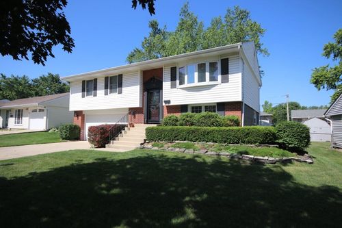 102 Villa Rd, Streamwood, IL, 60107-1742 | Card Image