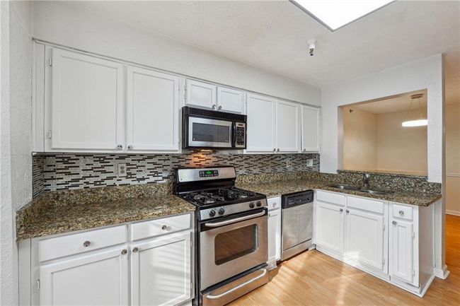 UNIT-203 - 3980 Riverlook Pkwy Se, Condo with 2 bedrooms, 2 bathrooms and 2 parking in Marietta GA | Image 9