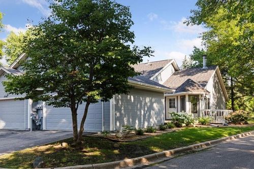 2747 River Hills Dr S, Burnsville, MN, 55337-3338 | Card Image
