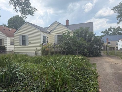 1064 Earl St, Norfolk, VA, 23503-3907 | Card Image