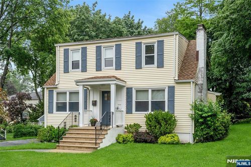 3 Glenview Rd, Caldwell, NJ, 07006-3902 | Card Image