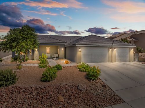 3772 Tomahawk Ln, Bullhead City, AZ, 86442-8705 | Card Image
