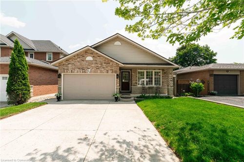 837 Upper Ottawa St, Hamilton, ON, L8T3V4 | Card Image
