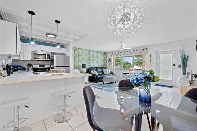 201 Kent L, Condo with 1 bedrooms, 2 bathrooms and null parking in West Palm Beach FL | Image 7