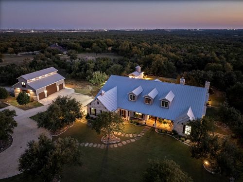 221 Palomino Cv, Jarrell, TX, 76537-1437 | Card Image