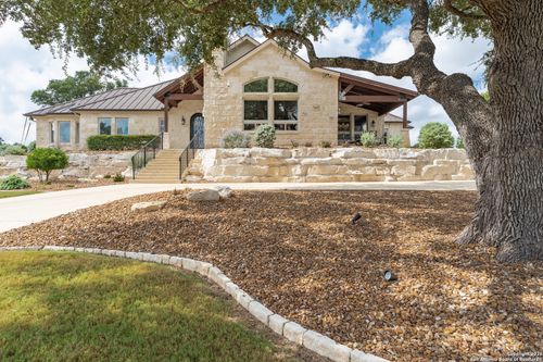 3911 Kite Dr, Kerrville, TX, 78028-8231 | Card Image