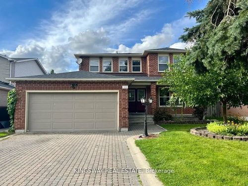 325 Salisbury Lane, Newmarket, ON, L3Y8A6 | Card Image