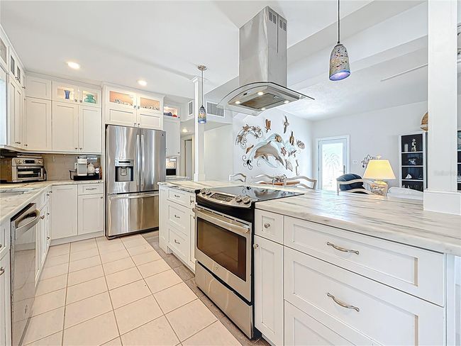 2593 W Vina Del Mar Blvd, House other with 3 bedrooms, 2 bathrooms and null parking in ST PETE BEACH FL | Image 10