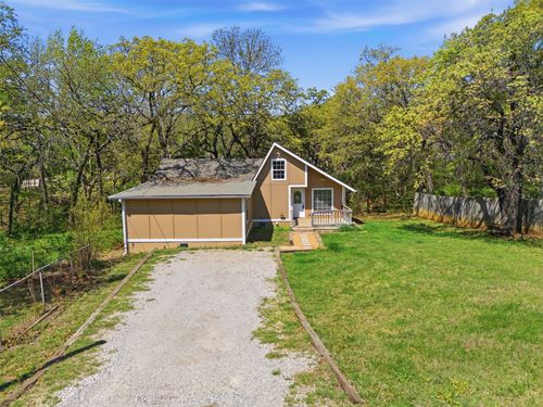 105 Lazy Ike Ln, Pottsboro, TX, 75076-6144 | Card Image