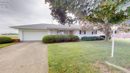 1615 Fangboner Rd, Fremont, OH, 43420-1129 | Card Image