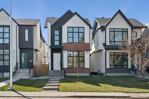 645 36 St Sw, Calgary, AB, T3C1R1 | Card Image