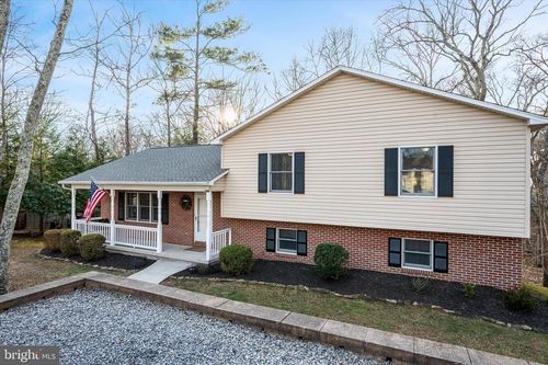 106 Redbud Cir, CROSS JUNCTION, VA, 22625-2538 | Card Image