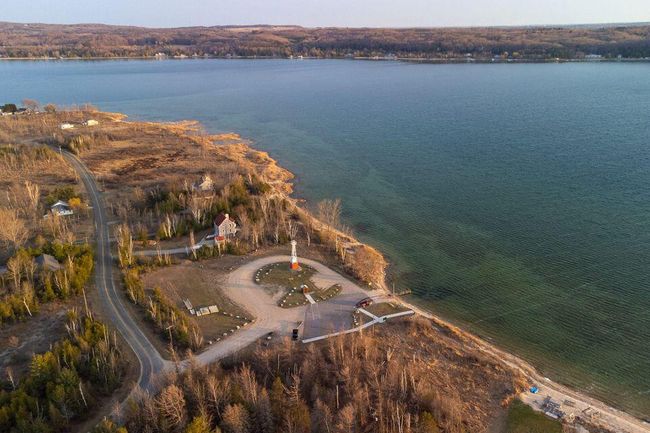 9155 Ivanhoe Dr, House other with 3 bedrooms, 3 bathrooms and null parking in Onekama MI | Image 42