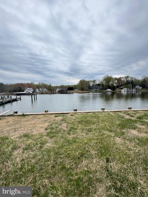 3887 Cotter Dr, EDGEWATER, MD, 21037-4229 | Card Image