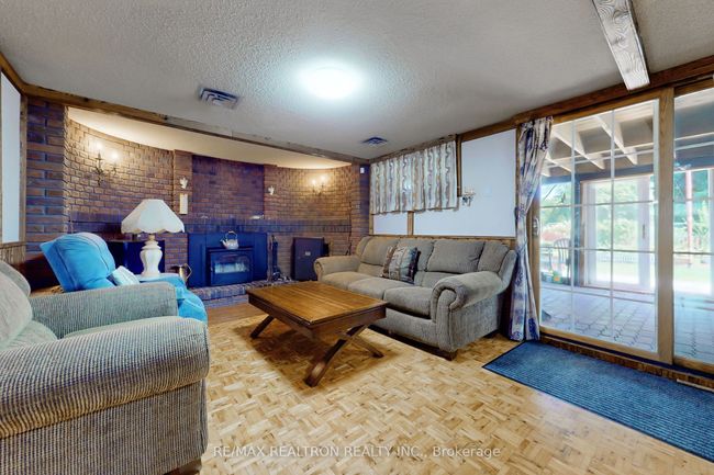 94 Camborne Ave, House other with 4 bedrooms, 2 bathrooms and 5 parking in North York ON | Image 18