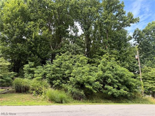 23 Latonka Trl, Malvern, OH, 44644-9646 | Card Image
