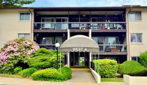 apt-wa11-400 Narragansett Pkwy, Warwick, RI, 02888-4553 | Card Image