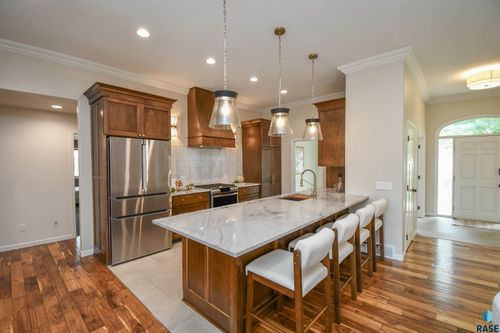 4805 S Caraway Cir Circle, Sioux Falls, SD, 57108 | Card Image
