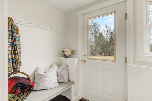 1061 Weeks Hill Rd, Stowe, VT, 05672-4121 | Card Image